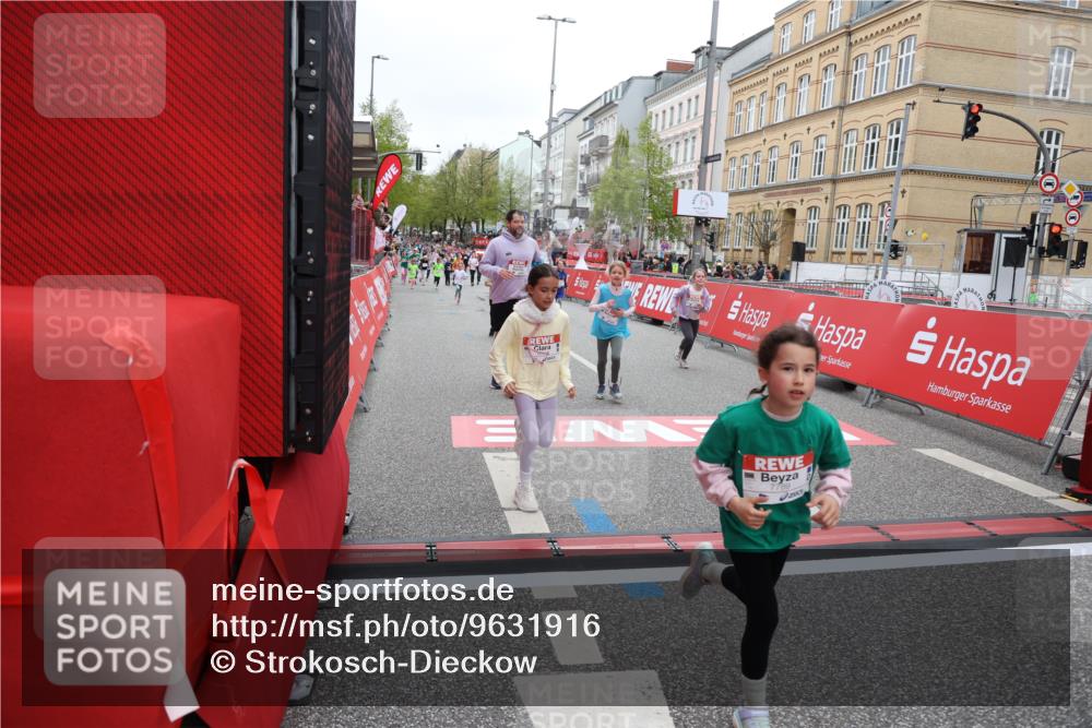 25.04.2026 - Das Zehntel Strokosch-Dieckow http://msf.ph/oto/9631916 25.04.2026 11:02:43 Ziel 5065, 5310, 5312, 5479, 5653, 5935, 6688, 7542, 7789 meine-sportfotos.de