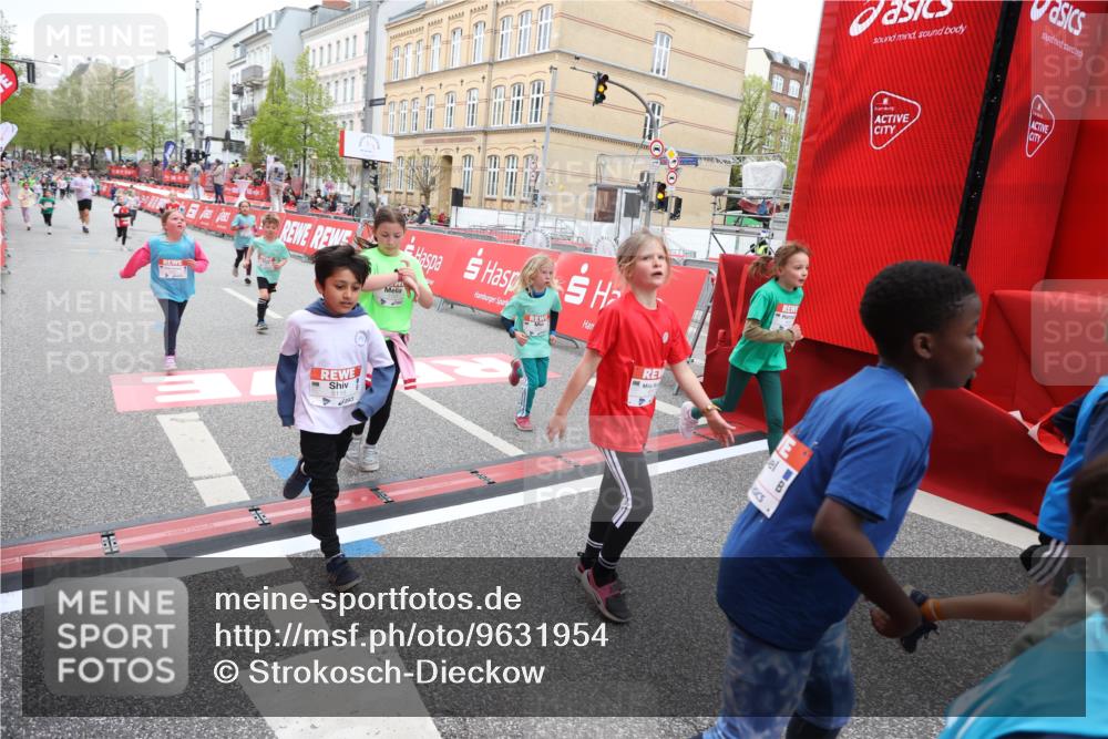 25.04.2026 - Das Zehntel Strokosch-Dieckow http://msf.ph/oto/9631954 25.04.2026 11:02:35 Ziel 5055, 5118, 5131, 5133, 5138, 5369, 5664, 5670, 5718, 5935, 5941, 5947, 6170, 6203, 6204, 6211, 6453, 6464, 6549, 6833, 7020, 7085, 7157, 7188, 7502, 7670 meine-sportfotos.de