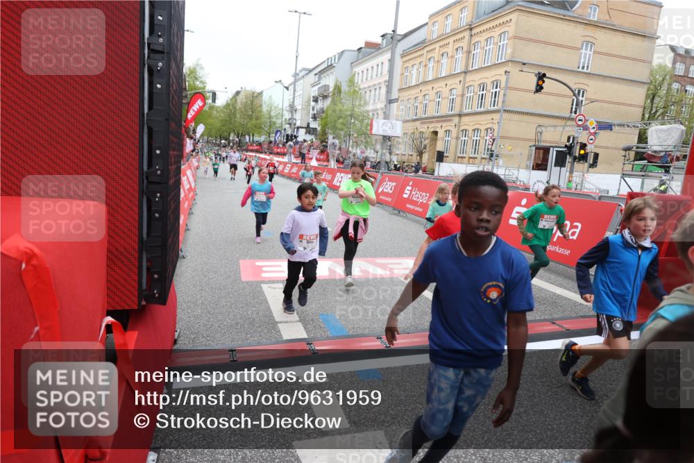 25.04.2026 - Das Zehntel Strokosch-Dieckow http://msf.ph/oto/9631959 25.04.2026 11:02:35 Ziel 5055, 5118, 5131, 5133, 5138, 5369, 5664, 5670, 5718, 5935, 5941, 5947, 6170, 6203, 6204, 6211, 6453, 6464, 6549, 6833, 7020, 7085, 7157, 7188, 7502, 7670 meine-sportfotos.de