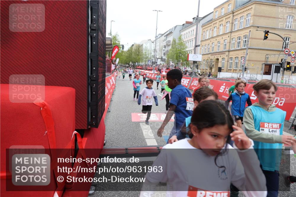 25.04.2026 - Das Zehntel Strokosch-Dieckow http://msf.ph/oto/9631963 25.04.2026 11:02:34 Ziel 5055, 5118, 5131, 5133, 5138, 5369, 5664, 5670, 5718, 5941, 5947, 6170, 6203, 6204, 6211, 6453, 6464, 6549, 6833, 7020, 7085, 7157, 7188, 7502, 7670 meine-sportfotos.de
