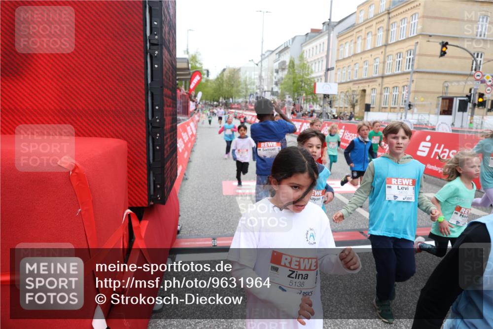 25.04.2026 - Das Zehntel Strokosch-Dieckow http://msf.ph/oto/9631964 25.04.2026 11:02:34 Ziel 5055, 5118, 5131, 5133, 5138, 5369, 5664, 5670, 5718, 5941, 5947, 6170, 6203, 6204, 6211, 6453, 6464, 6549, 6833, 7020, 7085, 7157, 7188, 7502, 7670 meine-sportfotos.de