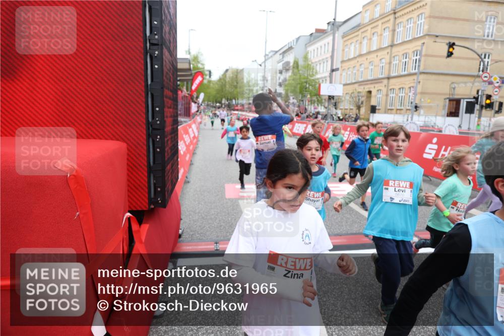 25.04.2026 - Das Zehntel Strokosch-Dieckow http://msf.ph/oto/9631965 25.04.2026 11:02:34 Ziel 5055, 5118, 5131, 5133, 5138, 5369, 5664, 5670, 5718, 5941, 5947, 6170, 6203, 6204, 6211, 6453, 6464, 6549, 6833, 7020, 7085, 7157, 7188, 7502, 7670 meine-sportfotos.de