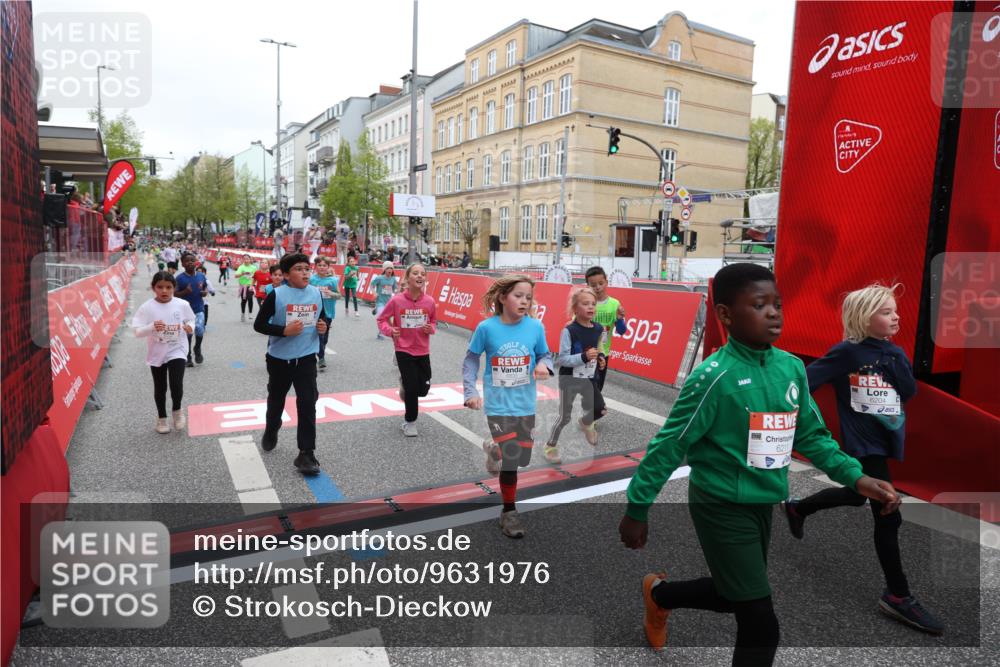 25.04.2026 - Das Zehntel Strokosch-Dieckow http://msf.ph/oto/9631976 25.04.2026 11:02:32 Ziel 5055, 5131, 5133, 5138, 5369, 5670, 5718, 5941, 6170, 6203, 6204, 6211, 6464, 6503, 6511, 6549, 6833, 7020, 7085, 7188, 7443, 7482, 7502, 7670 meine-sportfotos.de