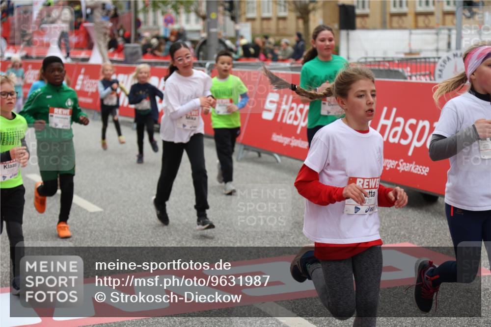 25.04.2026 - Das Zehntel Strokosch-Dieckow http://msf.ph/oto/9631987 25.04.2026 11:02:29 Ziel 5055, 5131, 5605, 5930, 5976, 5980, 6204, 6211, 6464, 6503, 6511, 6549, 6833, 7020, 7443, 7482, 7514, 7707, 7708, 7728 meine-sportfotos.de