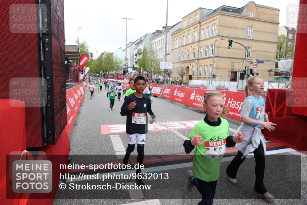 25.04.2026 - Das Zehntel Strokosch-Dieckow http://msf.ph/oto/9632013 25.04.2026 11:02:04 Ziel 5171, 5254, 5431, 5455, 5588, 5672, 5714, 5966, 6435, 6436, 6444, 6509, 6513, 7304, 7510, 7528, 7671, 7676, 7804 meine-sportfotos.de