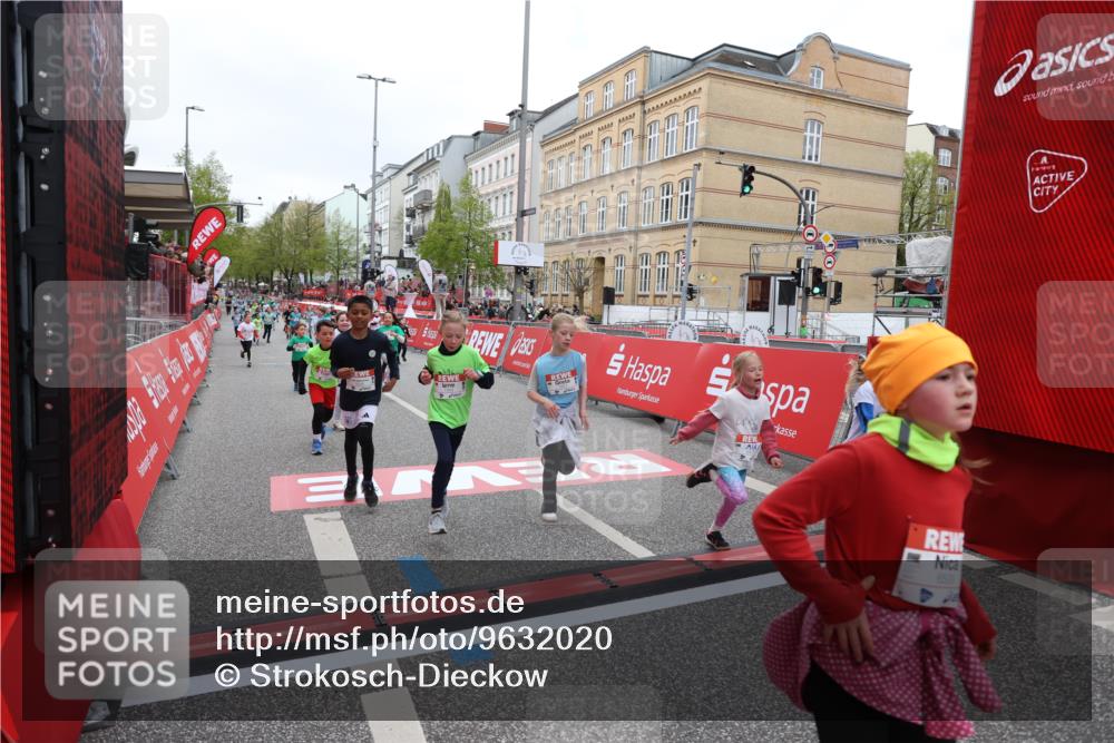 25.04.2026 - Das Zehntel Strokosch-Dieckow http://msf.ph/oto/9632020 25.04.2026 11:02:03 Ziel 5171, 5254, 5431, 5455, 5588, 5672, 5714, 5966, 6435, 6444, 6509, 6513, 7071, 7304, 7323, 7510, 7528, 7671, 7676, 7804 meine-sportfotos.de