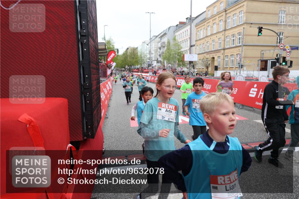 25.04.2026 - Das Zehntel Strokosch-Dieckow http://msf.ph/oto/9632078 25.04.2026 11:01:56 Ziel 5211, 5596, 5597, 5672, 6238, 6240, 6243, 6251, 6529, 6537, 6571, 6680, 6698, 6768, 6772, 6823, 6881, 7009, 7010, 7071, 7323, 7495, 7510, 7528, 7554, 7686, 7804, 7845 meine-sportfotos.de