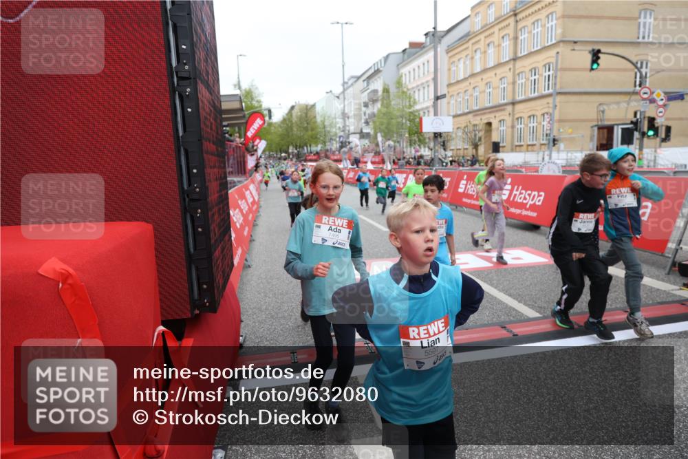 25.04.2026 - Das Zehntel Strokosch-Dieckow http://msf.ph/oto/9632080 25.04.2026 11:01:56 Ziel 5211, 5596, 5597, 5672, 6238, 6240, 6243, 6251, 6529, 6537, 6571, 6680, 6698, 6768, 6772, 6823, 6881, 7009, 7010, 7071, 7323, 7495, 7510, 7528, 7554, 7686, 7804, 7845 meine-sportfotos.de