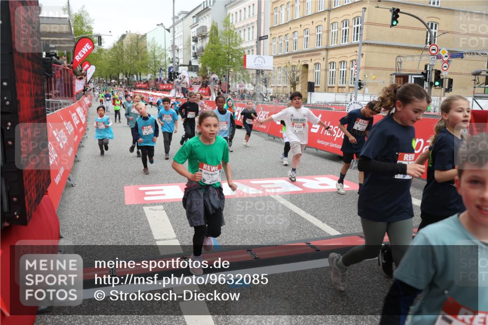 25.04.2026 - Das Zehntel Strokosch-Dieckow http://msf.ph/oto/9632085 25.04.2026 11:01:53 Ziel 5211, 5524, 5596, 5597, 6238, 6240, 6251, 6521, 6529, 6537, 6680, 6698, 6768, 6772, 6823, 6857, 7009, 7010, 7495, 7541, 7554, 7686, 7845, 7937 meine-sportfotos.de