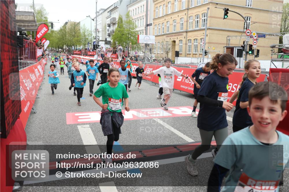 25.04.2026 - Das Zehntel Strokosch-Dieckow http://msf.ph/oto/9632086 25.04.2026 11:01:53 Ziel 5211, 5524, 5596, 5597, 6238, 6240, 6251, 6521, 6529, 6537, 6680, 6698, 6768, 6772, 6823, 6857, 7009, 7010, 7495, 7541, 7554, 7686, 7845, 7937 meine-sportfotos.de