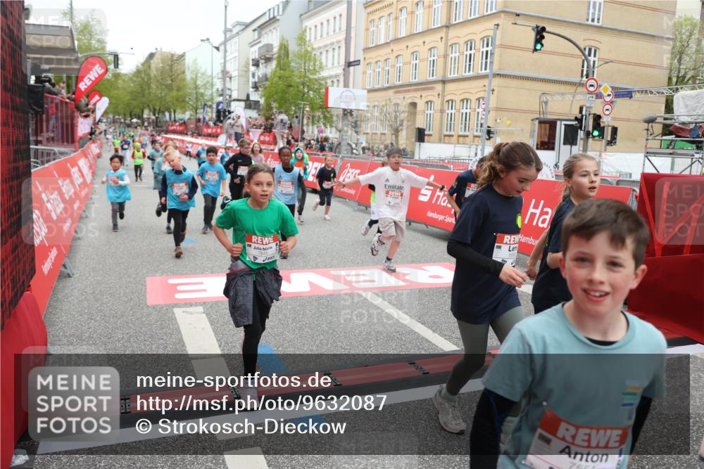 25.04.2026 - Das Zehntel Strokosch-Dieckow http://msf.ph/oto/9632087 25.04.2026 11:01:53 Ziel 5211, 5524, 5596, 5597, 6238, 6240, 6251, 6521, 6529, 6537, 6680, 6698, 6768, 6772, 6823, 6857, 7009, 7010, 7495, 7541, 7554, 7686, 7845, 7937 meine-sportfotos.de