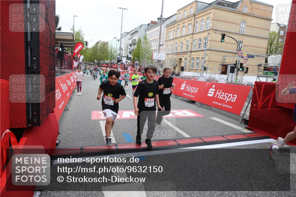 25.04.2026 - Das Zehntel Strokosch-Dieckow http://msf.ph/oto/9632150 25.04.2026 11:01:43 Ziel 5070, 5170, 5474, 5679, 5961, 5994, 6188, 6245, 6371, 6379, 6437, 6446, 6455, 6968, 6969, 6991, 7003, 7220, 7221, 7422, 7423, 7478 meine-sportfotos.de