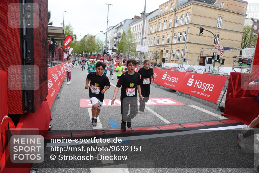 25.04.2026 - Das Zehntel Strokosch-Dieckow http://msf.ph/oto/9632151 25.04.2026 11:01:43 Ziel 5070, 5170, 5474, 5679, 5961, 5994, 6188, 6245, 6371, 6379, 6437, 6446, 6455, 6968, 6969, 6991, 7003, 7220, 7221, 7422, 7423, 7478 meine-sportfotos.de