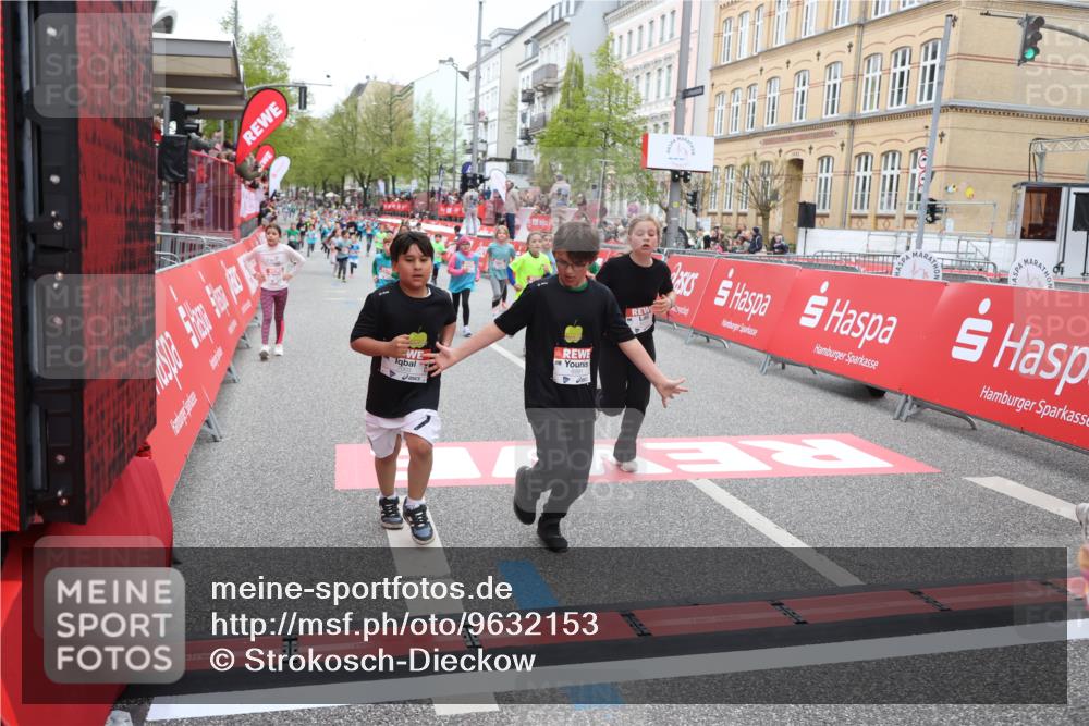 25.04.2026 - Das Zehntel Strokosch-Dieckow http://msf.ph/oto/9632153 25.04.2026 11:01:43 Ziel 5070, 5170, 5474, 5679, 5961, 5994, 6188, 6245, 6371, 6379, 6437, 6446, 6455, 6968, 6969, 6991, 7003, 7220, 7221, 7422, 7423, 7478 meine-sportfotos.de