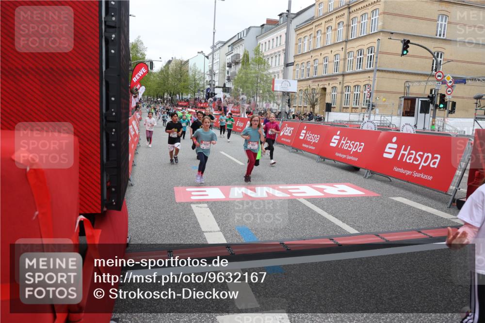 25.04.2026 - Das Zehntel Strokosch-Dieckow http://msf.ph/oto/9632167 25.04.2026 11:01:41 Ziel 3970, 5070, 5170, 5196, 5265, 5285, 5474, 5679, 5961, 5994, 6188, 6245, 6283, 6371, 6379, 6437, 6446, 6455, 6968, 6969, 6991, 7003, 7118, 7220, 7422, 7423, 7478 meine-sportfotos.de