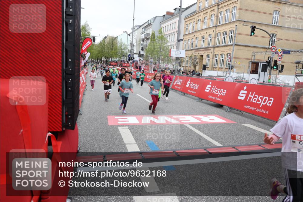 25.04.2026 - Das Zehntel Strokosch-Dieckow http://msf.ph/oto/9632168 25.04.2026 11:01:41 Ziel 3970, 5070, 5170, 5196, 5265, 5285, 5474, 5679, 5961, 5994, 6188, 6245, 6283, 6371, 6379, 6437, 6446, 6455, 6968, 6969, 6991, 7003, 7118, 7220, 7422, 7423, 7478 meine-sportfotos.de