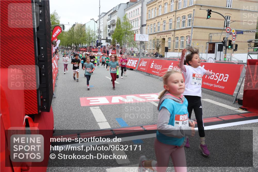 25.04.2026 - Das Zehntel Strokosch-Dieckow http://msf.ph/oto/9632171 25.04.2026 11:01:41 Ziel 3970, 5070, 5170, 5196, 5265, 5285, 5474, 5679, 5961, 5994, 6188, 6245, 6283, 6371, 6379, 6437, 6446, 6455, 6968, 6969, 6991, 7003, 7118, 7220, 7422, 7423, 7478 meine-sportfotos.de