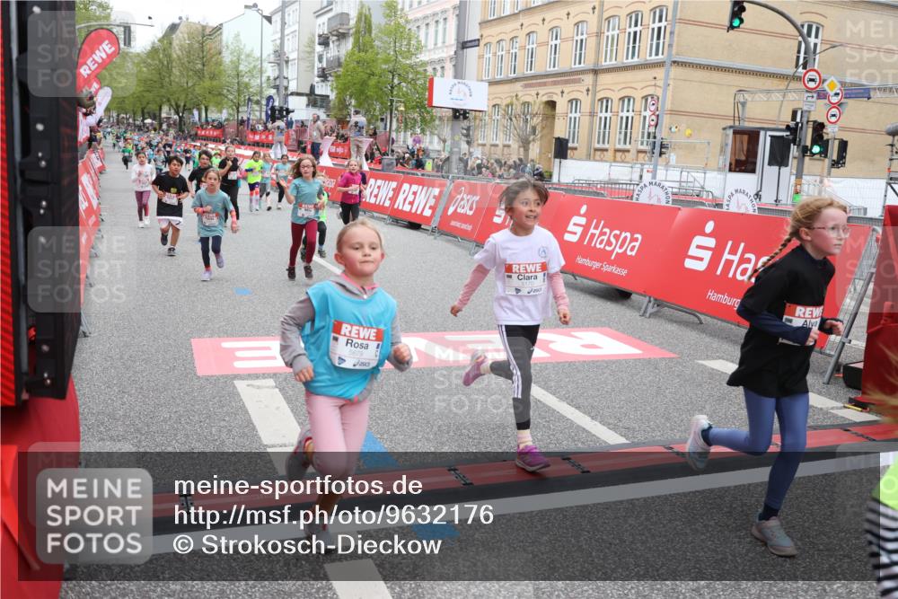 25.04.2026 - Das Zehntel Strokosch-Dieckow http://msf.ph/oto/9632176 25.04.2026 11:01:40 Ziel 3970, 5070, 5170, 5196, 5203, 5265, 5285, 5474, 5679, 5961, 5994, 6188, 6283, 6371, 6379, 6437, 6446, 6455, 6968, 7046, 7056, 7118, 7220, 7422, 7423, 7478 meine-sportfotos.de