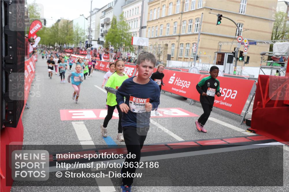 25.04.2026 - Das Zehntel Strokosch-Dieckow http://msf.ph/oto/9632186 25.04.2026 11:01:39 Ziel 3970, 5070, 5170, 5196, 5203, 5265, 5285, 5474, 5679, 5961, 6188, 6283, 6371, 6379, 6437, 6446, 6455, 6456, 7046, 7056, 7118, 7220, 7423, 7439, 8072 meine-sportfotos.de