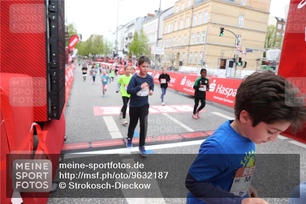 25.04.2026 - Das Zehntel Strokosch-Dieckow http://msf.ph/oto/9632187 25.04.2026 11:01:39 Ziel 3970, 5070, 5170, 5196, 5203, 5265, 5285, 5474, 5679, 5961, 6188, 6283, 6371, 6379, 6437, 6446, 6455, 6456, 7046, 7056, 7118, 7220, 7423, 7439, 8072 meine-sportfotos.de