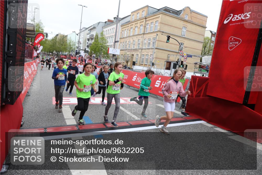 25.04.2026 - Das Zehntel Strokosch-Dieckow http://msf.ph/oto/9632205 25.04.2026 11:01:37 Ziel 3970, 5070, 5196, 5203, 5265, 5285, 5474, 5961, 6188, 6283, 6371, 6379, 6446, 6455, 6456, 6470, 6854, 6855, 7046, 7056, 7118, 7220, 7423, 7439, 8072 meine-sportfotos.de