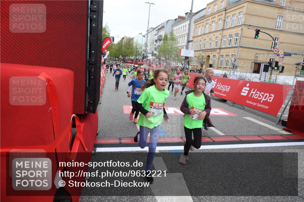 25.04.2026 - Das Zehntel Strokosch-Dieckow http://msf.ph/oto/9632221 25.04.2026 11:01:35 Ziel 3970, 5196, 5203, 5265, 5285, 5946, 5961, 6283, 6371, 6379, 6446, 6455, 6456, 6470, 6474, 6854, 6855, 6931, 7046, 7056, 7082, 7118, 7423, 7439, 8072 meine-sportfotos.de