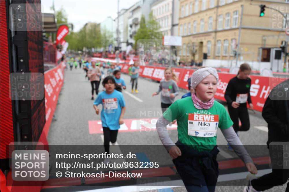 25.04.2026 - Das Zehntel Strokosch-Dieckow http://msf.ph/oto/9632295 25.04.2026 11:01:24 Ziel 5150, 5222, 5247, 5256, 5516, 5720, 5889, 5984, 6375, 6376, 6419, 6660, 6695, 6700, 6814, 6815, 6838, 7195, 7579, 7586, 7627, 7797, 8031 meine-sportfotos.de