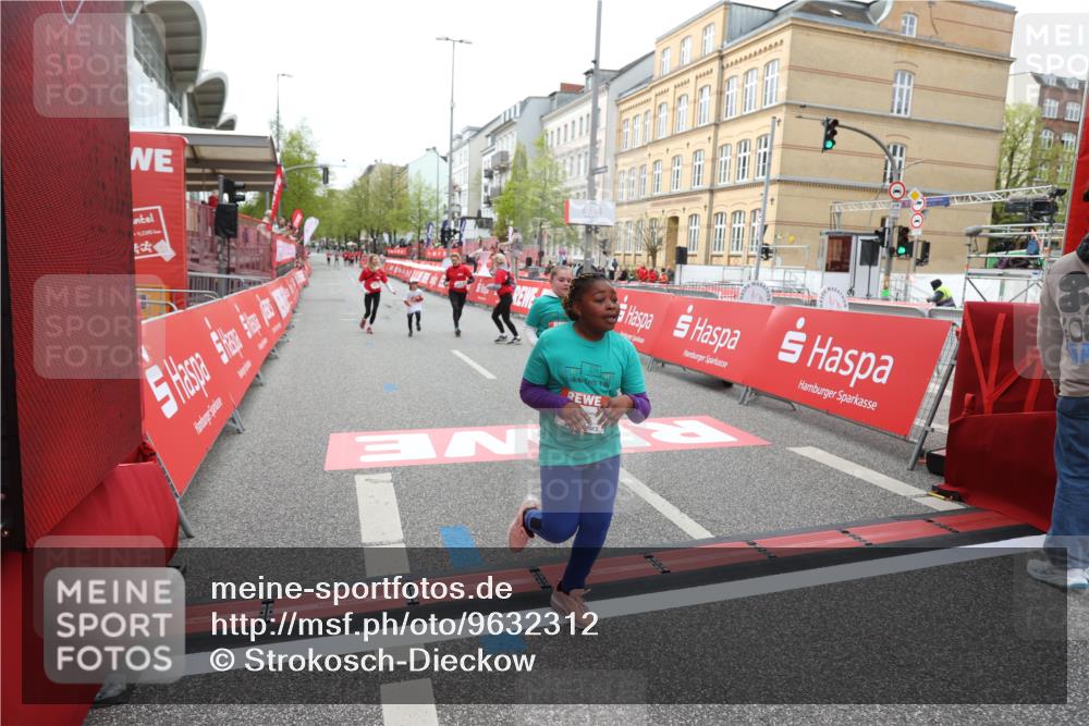 25.04.2026 - Das Zehntel Strokosch-Dieckow http://msf.ph/oto/9632312 25.04.2026 11:13:16 Ziel 5876, 5883 meine-sportfotos.de