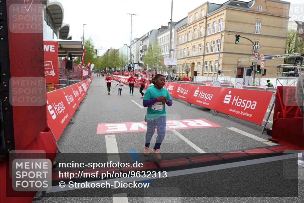 25.04.2026 - Das Zehntel Strokosch-Dieckow http://msf.ph/oto/9632313 25.04.2026 11:13:16 Ziel 5876, 5883 meine-sportfotos.de