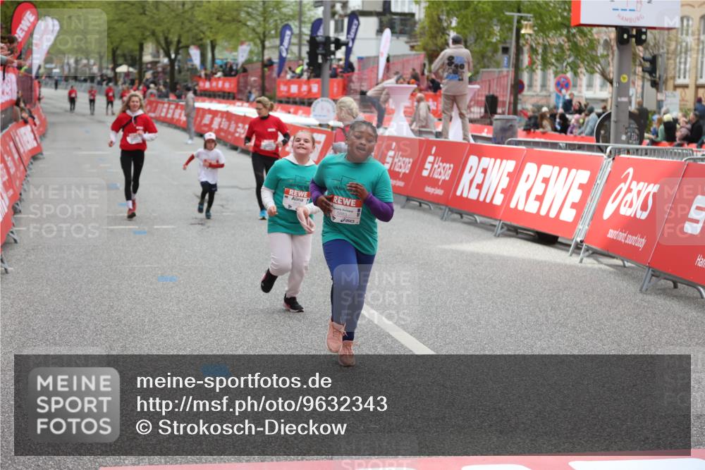 25.04.2026 - Das Zehntel Strokosch-Dieckow http://msf.ph/oto/9632343 25.04.2026 11:13:14 Ziel 5079, 5883 meine-sportfotos.de