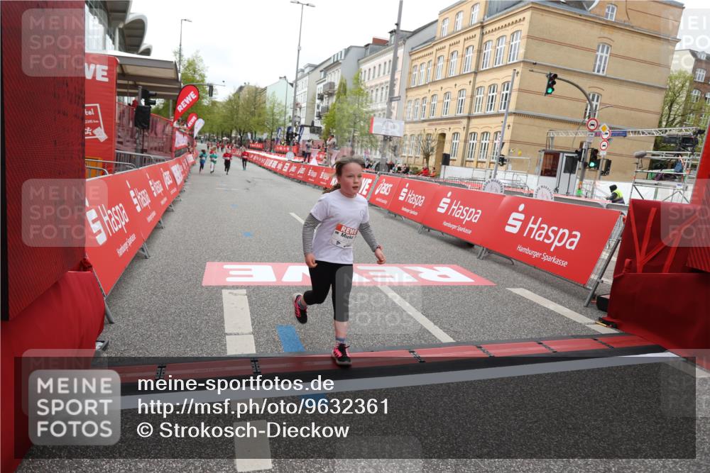 25.04.2026 - Das Zehntel Strokosch-Dieckow http://msf.ph/oto/9632361 25.04.2026 11:13:09 Ziel 5079, 7350 meine-sportfotos.de