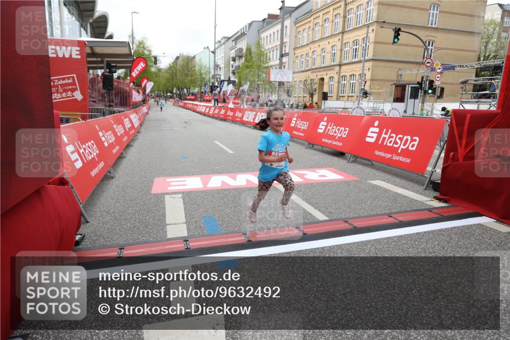 25.04.2026 - Das Zehntel Strokosch-Dieckow http://msf.ph/oto/9632492 25.04.2026 11:12:32 Ziel 6447, 6451 meine-sportfotos.de