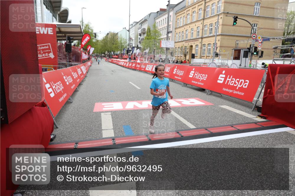 25.04.2026 - Das Zehntel Strokosch-Dieckow http://msf.ph/oto/9632495 25.04.2026 11:12:32 Ziel 6447, 6451 meine-sportfotos.de