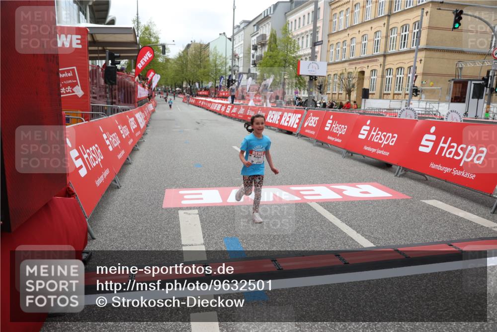 25.04.2026 - Das Zehntel Strokosch-Dieckow http://msf.ph/oto/9632501 25.04.2026 11:12:31 Ziel 6447, 6451 meine-sportfotos.de