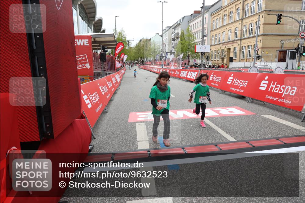 25.04.2026 - Das Zehntel Strokosch-Dieckow http://msf.ph/oto/9632523 25.04.2026 11:12:27 Ziel 6447, 6451 meine-sportfotos.de