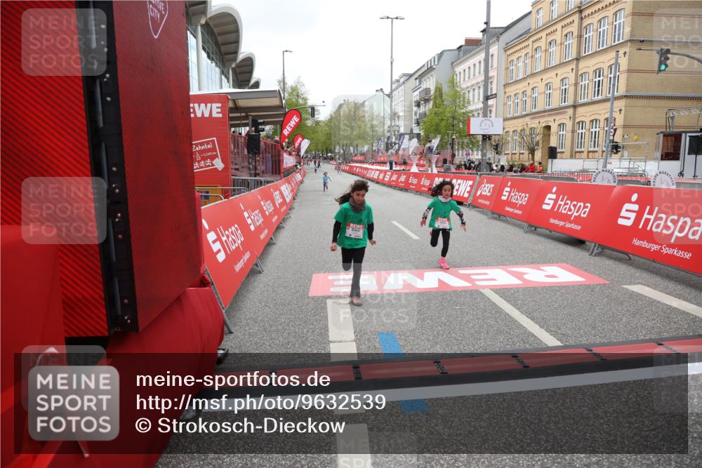 25.04.2026 - Das Zehntel Strokosch-Dieckow http://msf.ph/oto/9632539 25.04.2026 11:12:26 Ziel 6447, 6451 meine-sportfotos.de