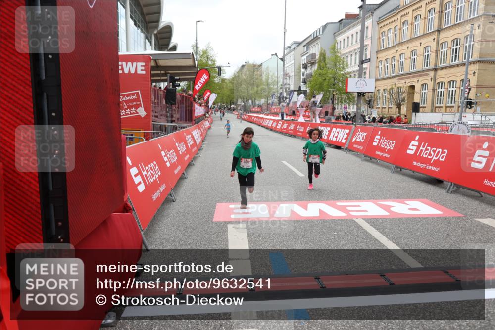 25.04.2026 - Das Zehntel Strokosch-Dieckow http://msf.ph/oto/9632541 25.04.2026 11:12:26 Ziel 6447, 6451 meine-sportfotos.de