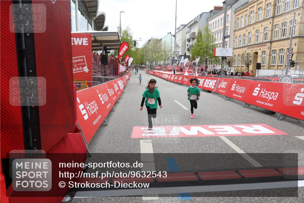 25.04.2026 - Das Zehntel Strokosch-Dieckow http://msf.ph/oto/9632543 25.04.2026 11:12:26 Ziel 6447, 6451 meine-sportfotos.de