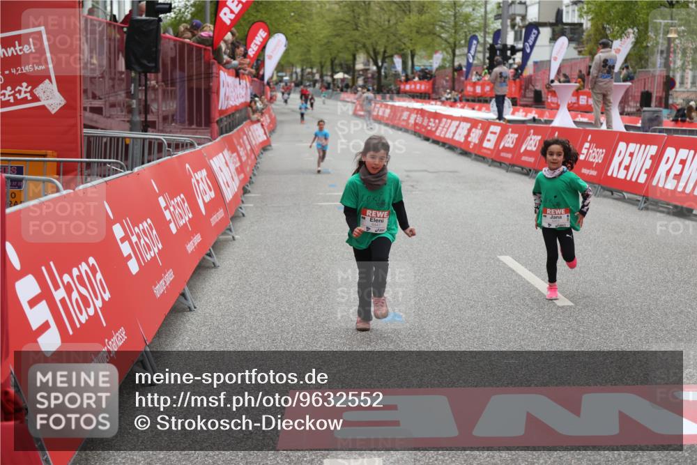 25.04.2026 - Das Zehntel Strokosch-Dieckow http://msf.ph/oto/9632552 25.04.2026 11:12:25 Ziel 6447, 6451 meine-sportfotos.de
