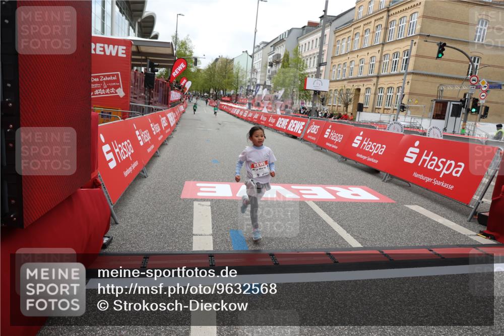 25.04.2026 - Das Zehntel Strokosch-Dieckow http://msf.ph/oto/9632568 25.04.2026 11:12:16 Ziel 5085, 6579, 6596 meine-sportfotos.de