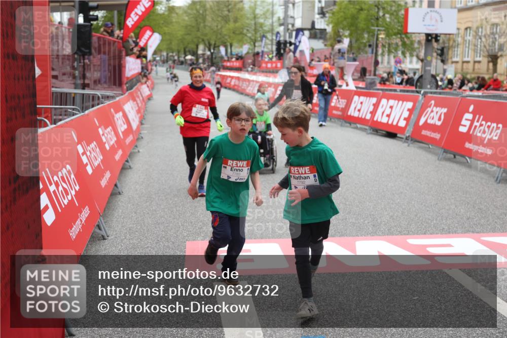 25.04.2026 - Das Zehntel Strokosch-Dieckow http://msf.ph/oto/9632732 25.04.2026 11:11:55 Ziel 7783, 7792 meine-sportfotos.de