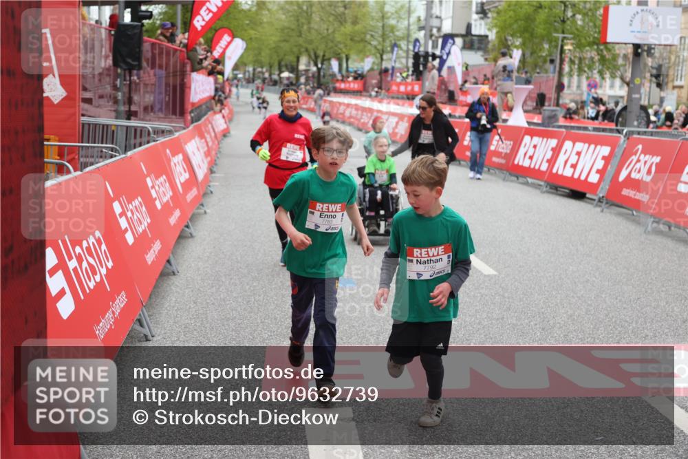 25.04.2026 - Das Zehntel Strokosch-Dieckow http://msf.ph/oto/9632739 25.04.2026 11:11:55 Ziel 7783, 7792 meine-sportfotos.de