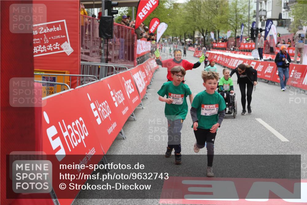 25.04.2026 - Das Zehntel Strokosch-Dieckow http://msf.ph/oto/9632743 25.04.2026 11:11:54 Ziel 7783, 7792 meine-sportfotos.de