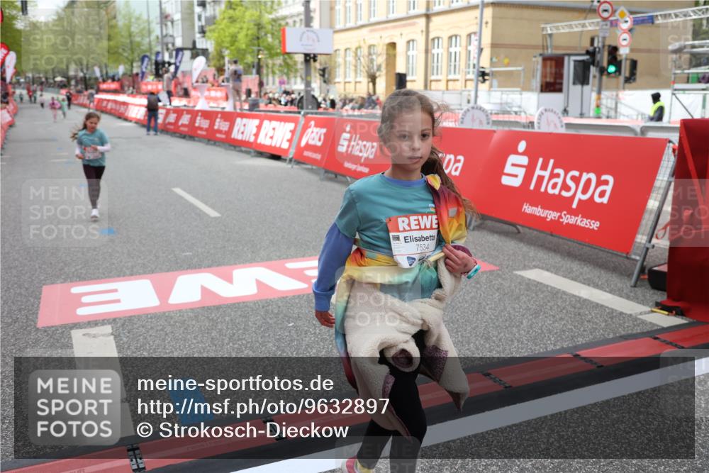 25.04.2026 - Das Zehntel Strokosch-Dieckow http://msf.ph/oto/9632897 25.04.2026 11:11:25 Ziel 7351, 7379, 7530, 7534 meine-sportfotos.de