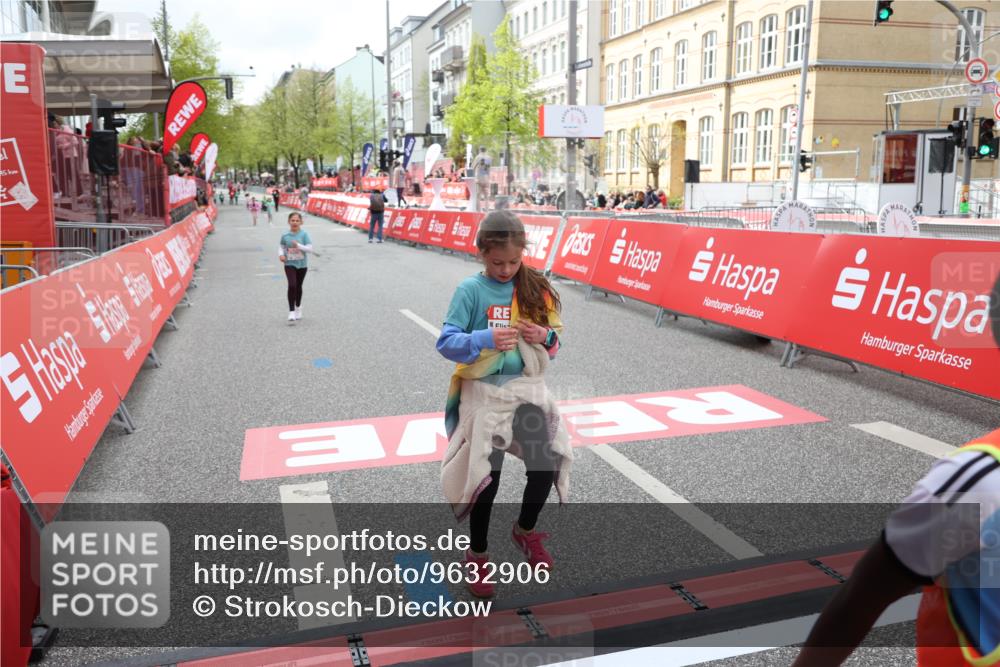 25.04.2026 - Das Zehntel Strokosch-Dieckow http://msf.ph/oto/9632906 25.04.2026 11:11:24 Ziel 7351, 7379, 7534 meine-sportfotos.de
