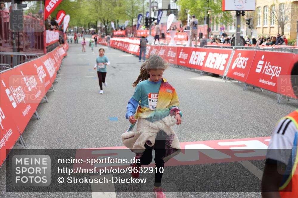 25.04.2026 - Das Zehntel Strokosch-Dieckow http://msf.ph/oto/9632910 25.04.2026 11:11:24 Ziel 7351, 7379, 7534 meine-sportfotos.de
