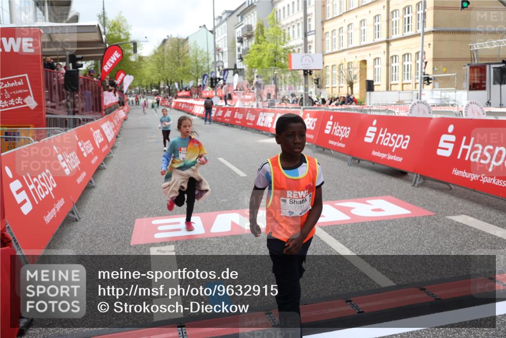 25.04.2026 - Das Zehntel Strokosch-Dieckow http://msf.ph/oto/9632915 25.04.2026 11:11:23 Ziel 7351, 7379, 7534 meine-sportfotos.de