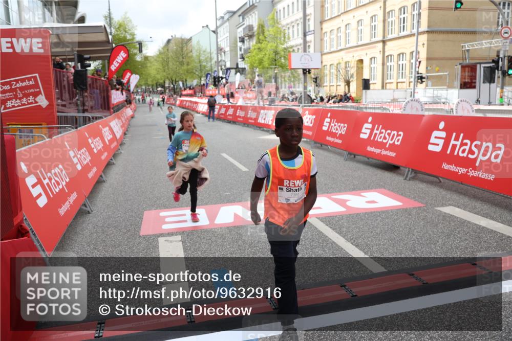 25.04.2026 - Das Zehntel Strokosch-Dieckow http://msf.ph/oto/9632916 25.04.2026 11:11:23 Ziel 7351, 7379, 7534 meine-sportfotos.de