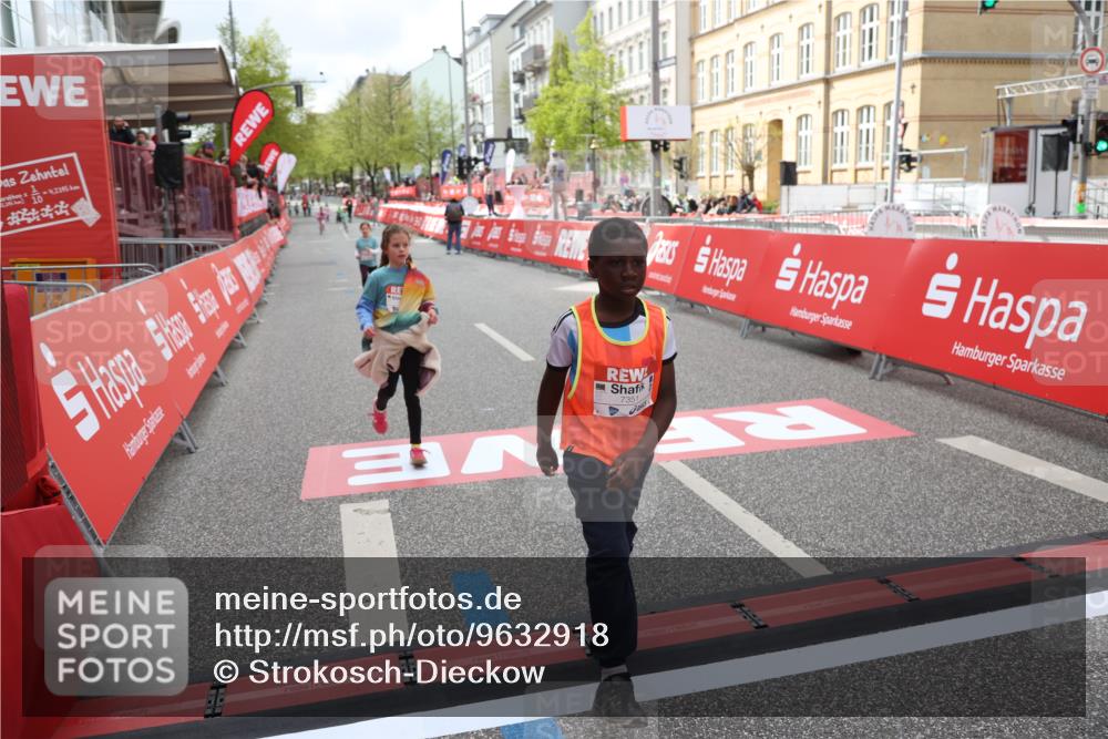 25.04.2026 - Das Zehntel Strokosch-Dieckow http://msf.ph/oto/9632918 25.04.2026 11:11:23 Ziel 7351, 7379, 7534 meine-sportfotos.de