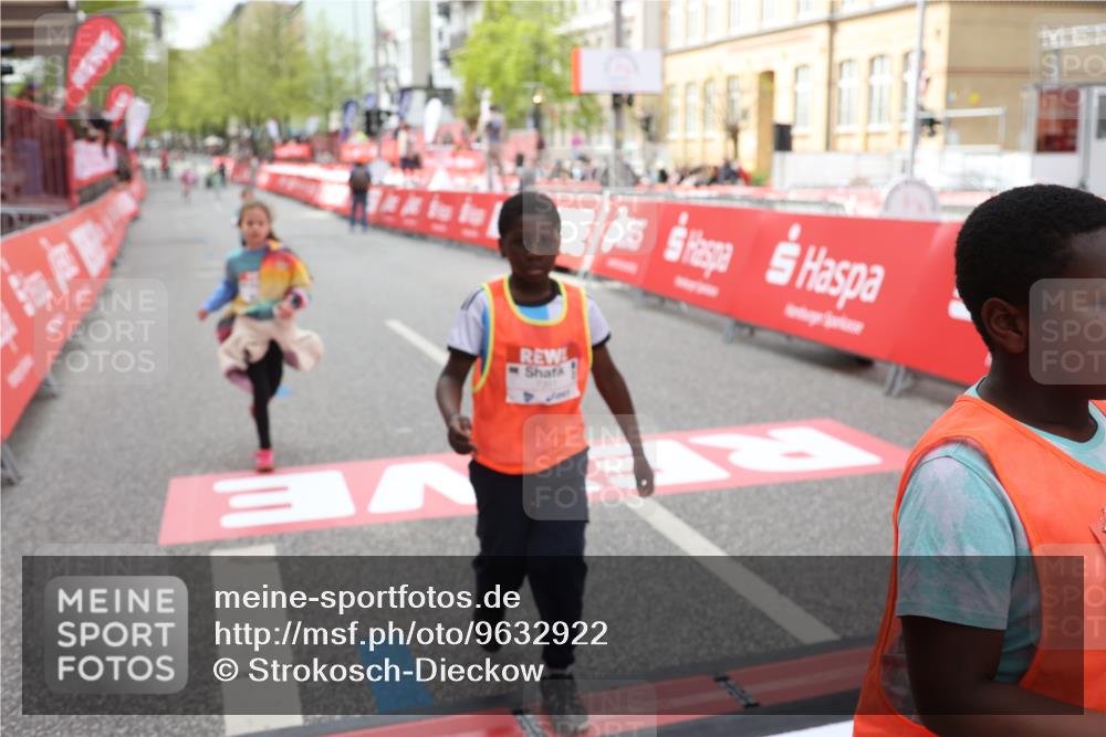 25.04.2026 - Das Zehntel Strokosch-Dieckow http://msf.ph/oto/9632922 25.04.2026 11:11:23 Ziel 7351, 7379, 7534 meine-sportfotos.de